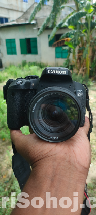 Canon EOS 800D with 18-55 STM Lens (DSLR)